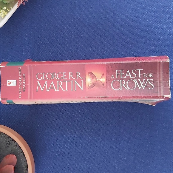 A Feast For Crows Paperback Novel - Picture 4 of 7
